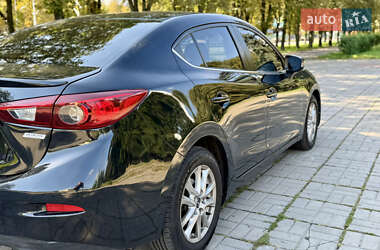Седан Mazda 3 2015 в 