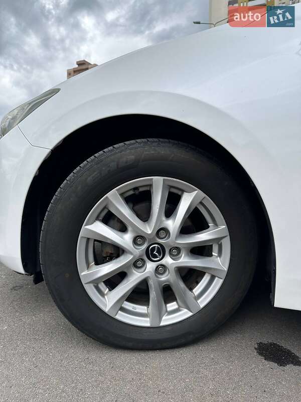 Седан Mazda 3 2013 в Киеве
