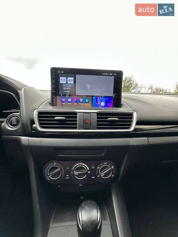 Седан Mazda 3 2013 в Киеве