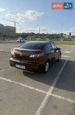 Седан Mazda 3 2012 в 