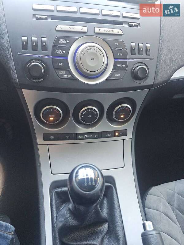 Хэтчбек Mazda 3 2011 в Виннице