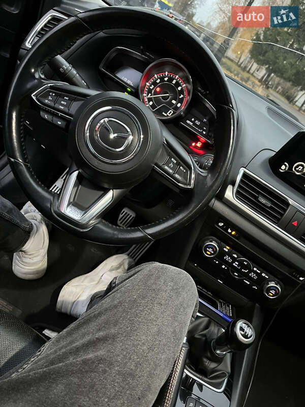 Седан Mazda 3 2015 в Полтаве