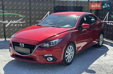 Седан Mazda 3 2016 в Киеве