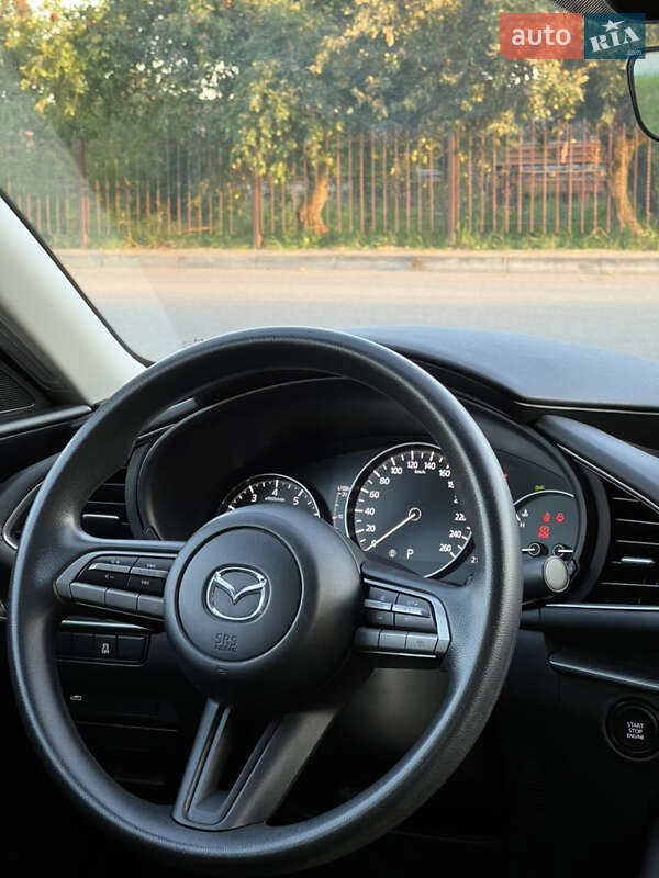 Седан Mazda 3 2020 в Бродах