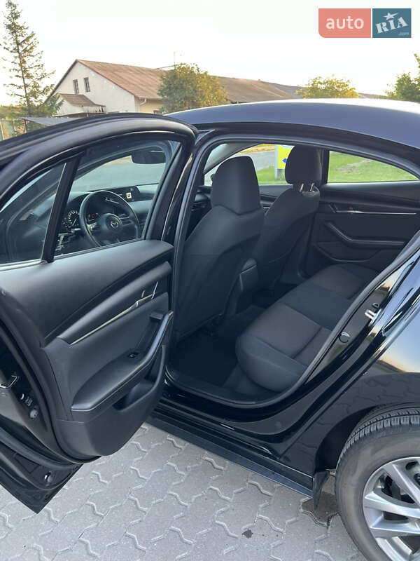 Седан Mazda 3 2020 в Бродах