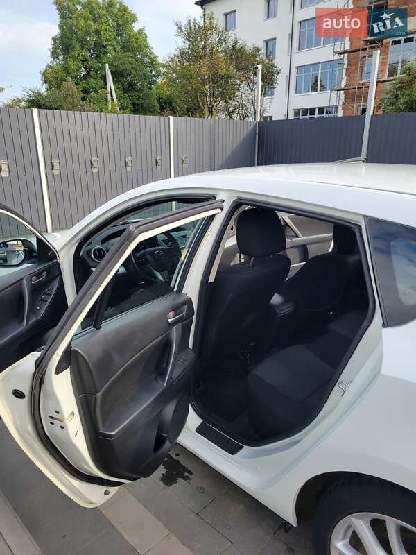 Хетчбек Mazda 3 2011 в Самборі