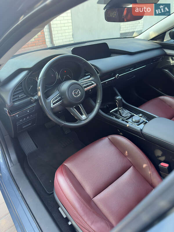 Седан Mazda 3 2022 в Черкассах