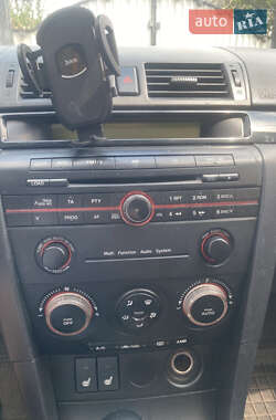 Хэтчбек Mazda 3 2003 в 