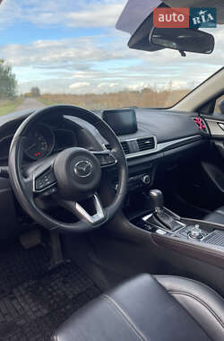 Седан Mazda 3 2016 в 