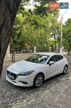 Хэтчбек Mazda 3 2017 в 