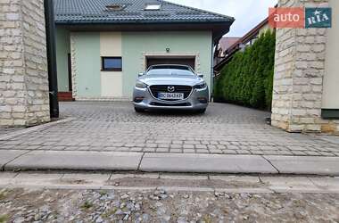 Седан Mazda 3 2018 в Львове