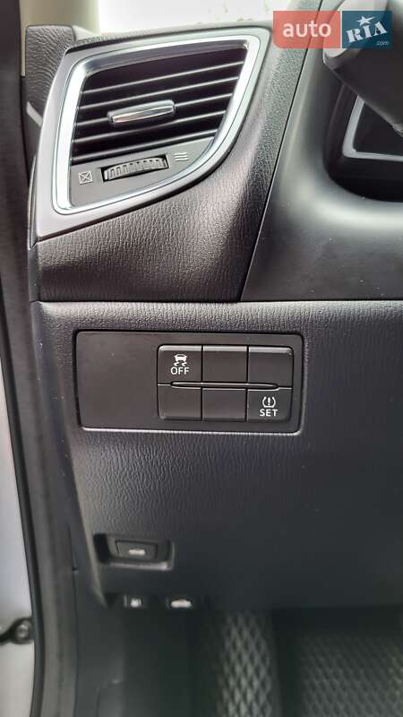 Седан Mazda 3 2018 в Львові