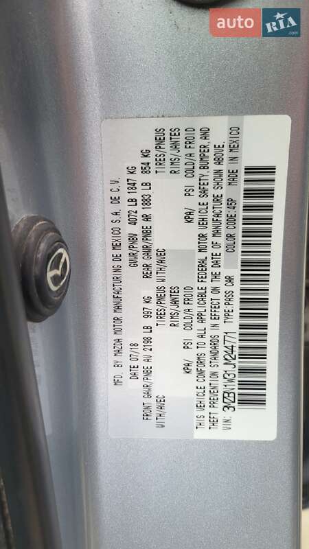 Седан Mazda 3 2018 в Львові