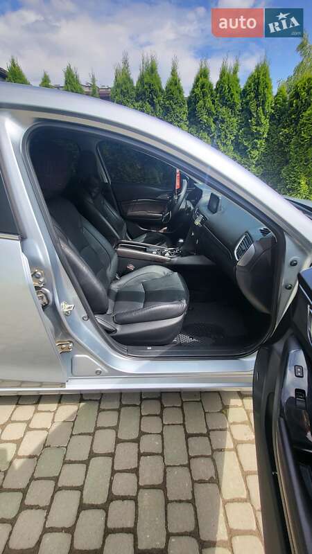 Седан Mazda 3 2018 в Львові