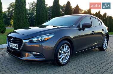 Хэтчбек Mazda 3 2016 в 