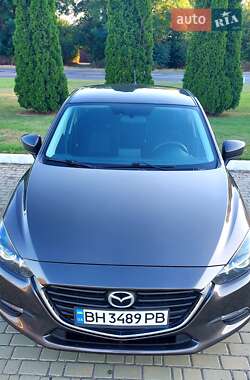 Хэтчбек Mazda 3 2016 в 