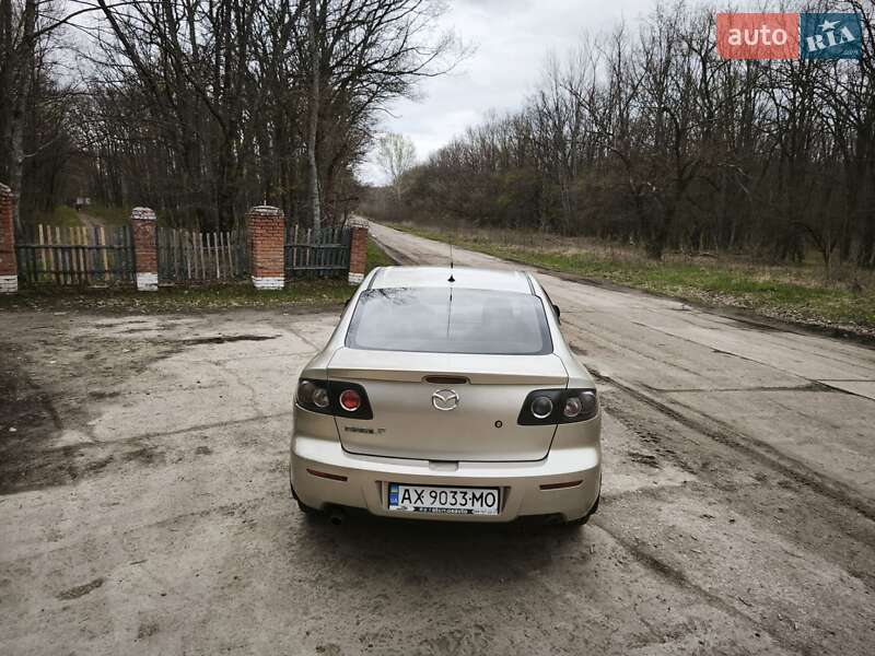 Седан Mazda 3 2006 в Чугуєві