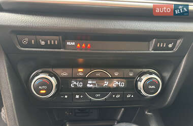 Седан Mazda 3 2017 в Новой Водолаге