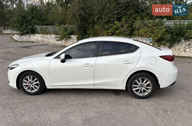 Седан Mazda 3 2017 в Новой Водолаге