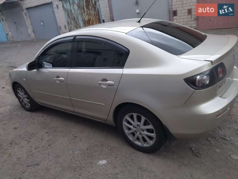 Седан Mazda 3 2008 в Днепре