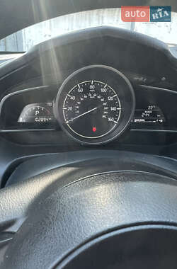 Хэтчбек Mazda 3 2016 в 