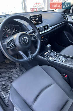 Хэтчбек Mazda 3 2016 в 