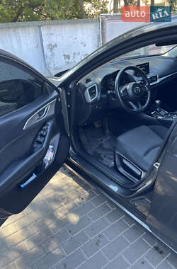 Хэтчбек Mazda 3 2016 в 