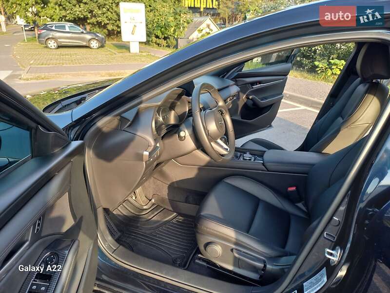 Хэтчбек Mazda 3 2024 в Киеве