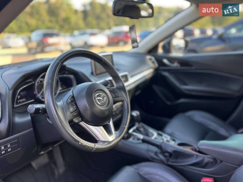 Седан Mazda 3 2014 в Стрые