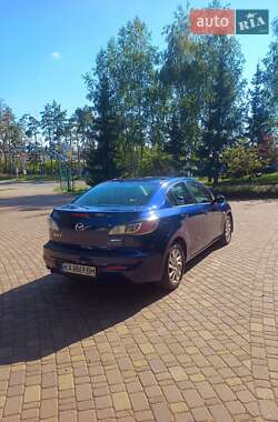 Седан Mazda 3 2013 в 