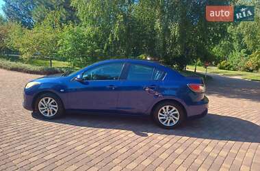 Седан Mazda 3 2013 в 