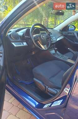 Седан Mazda 3 2013 в 