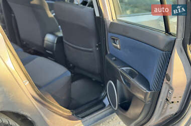 Седан Mazda 3 2004 в 