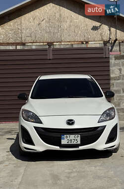 Седан Mazda 3 2013 в Южноукраїнську