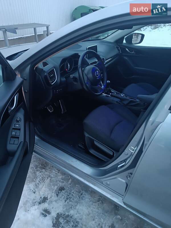 Хэтчбек Mazda 3 2014 в Косове