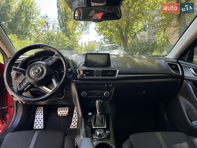 Седан Mazda 3 2017 в Киеве