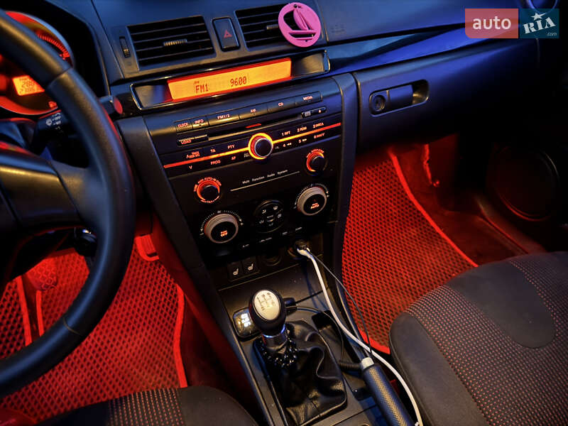 Седан Mazda 3 2005 в Летичіві