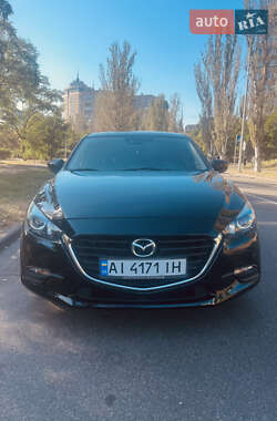 Седан Mazda 3 2017 в Киеве