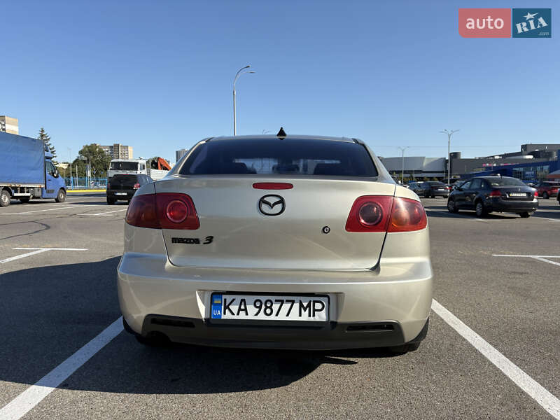 Седан Mazda 3 2004 в Киеве