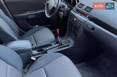 Седан Mazda 3 2005 в 