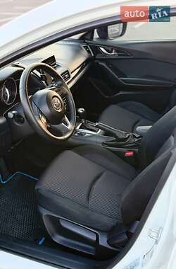 Седан Mazda 3 2013 в 