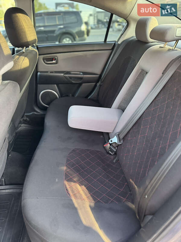 Седан Mazda 3 2007 в Софиевской Борщаговке