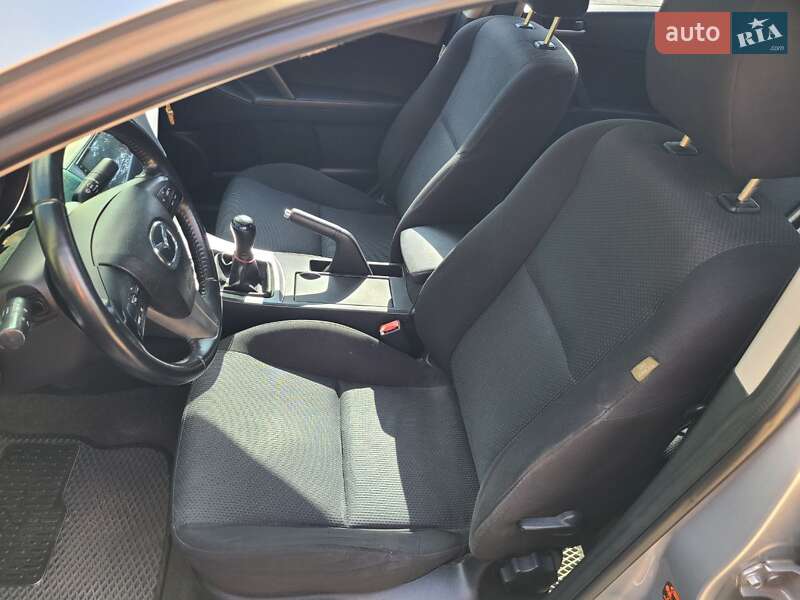 Седан Mazda 3 2010 в Горишних Плавнях