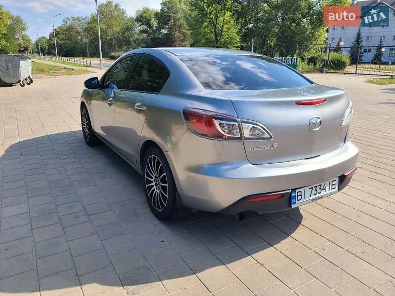 Седан Mazda 3 2010 в Горишних Плавнях