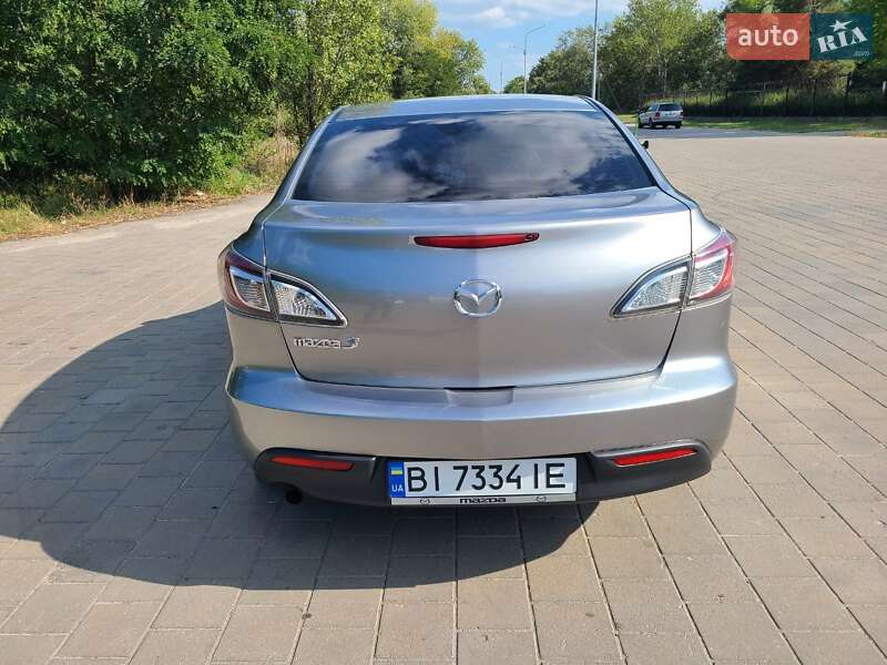 Седан Mazda 3 2010 в Горишних Плавнях