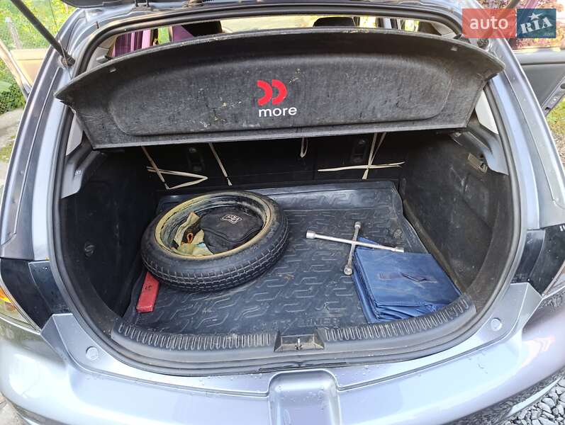 Хэтчбек Mazda 3 2005 в Первомайске