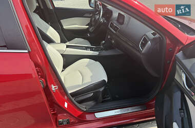 Хэтчбек Mazda 3 2017 в 