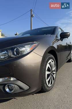 Хэтчбек Mazda 3 2014 в 