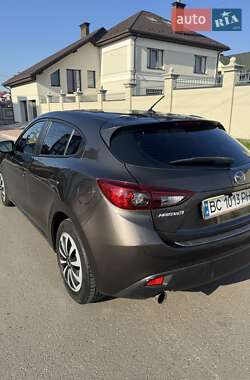 Хэтчбек Mazda 3 2014 в 