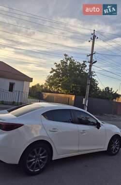 Седан Mazda 3 2017 в 
